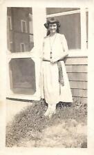 FOUND PHOTO Original BLACK AND WHITE Portrait EARLY 20TH CENTURY WOMAN 29 47 I picture
