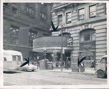 1952 Press Photo Chicago Sun Times Newspaper Telesign Over Entrance 1950s picture