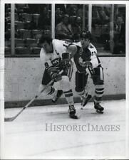 1973 Press Photo Paul Henderson # 19 vs Ed Westfall of NY Islanders - nes45297 picture