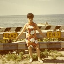 (AeD) FOUND PHOTO Photograph Snapshot 1970 Woman Dress Ocean DEAD END Sign Mod picture