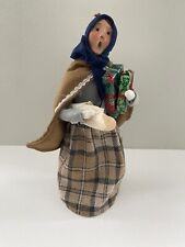 2000 Byers Choice Caroler Traditional Shopper with Presents and Loaf of Bread picture