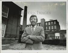 1983 Press Photo Larry Hudock in front of Xidex plant in Holyoke, Massachusetts. picture