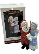 Hallmark Ornament A Handwarming Present 1994 Christmas Mr And Mrs Claus #2 picture