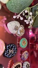 Mixed lot of authentic Chanel buttons picture