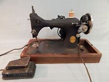 Vintage Singer 128 Sewing Machine - Works picture