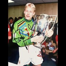 PETER SCHMEICHEL MAN UNITED 99 **HAND SIGNED** 8x6 PHOTO ~ AUTOGRAPHED ~ KEEPER picture