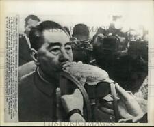 1966 Press Photo Chou En-lai drinks from flask upon arrival to Craiova, Romania picture