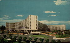 Washington DC Hilton Inn building ~ postcard  sku611 picture