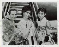 1959 Press Photo Millie Perkins, Fascale Audret, Edith Loria at Paris airport. picture