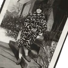 Vintage Snapshot Photo 1920s Flapper Woman Wearing Cloche Hat Fancy Fur Coat picture