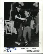 1984 Press Photo Yoko Ono & Sean Ono Lennon Dancing - hcp72086 picture