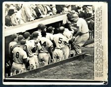 MLB HITTER DUCK SNIDER ROYAL WELCOME BY TEAM COMISKEY PARK 1959 ORIG Photo Y 148 picture