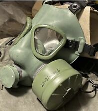 *** HUNGARIAN MILITARY SURPLUS ARMY M 74 GAS MASK WITH CARRY BAG picture