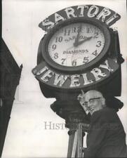 1965 Press Photo Albert J Sartori of Sartori Jewelry- Retiring after 67 years picture
