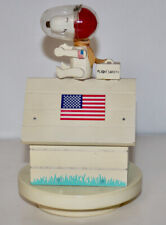 Astronaut Snoopy vintage 1969 music box Schmid Peanuts picture