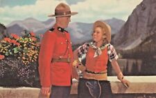Vintage Postcard CANADA  ROYAL CANADIAN MOUNTED POLICEMAN AND GIRL UNPOSTED picture