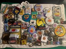 LOT OF VINTAGE ASSORTED COLLECTIBLE PATCHES, BUTTONS AND TRINKETS picture