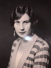 1920s 8x10 FEMALE PORTRAIT PLUS 5X7 VERY PRETTY POSSIBLE LGBTQ OR AMAZON MODEL picture