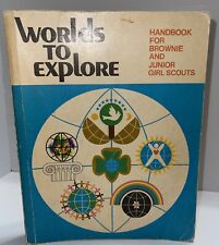 Vintage 1977 GIRL SCOUT HANDBOOK BROWNIE AND JUNIOR - WORLDS TO EXPLORE picture