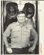 1986 Press Photo Fire Captain C.E. LeDoux Jr. of Anchorage, Alaska - lrb33544 picture