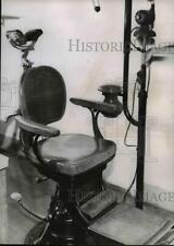 1951 Press Photo An old dental chair used In University of Oregon Dental School picture