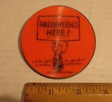 RARE Vintage Hallmark Peanuts Flicker Pin Pinback Halloween Great Pumpkin Linus picture