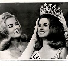 LD279 1966 AP Wire Photo NEW MISS USA & OLD SUE ANN DOWNEY MARIA JUDITH REMENYI picture