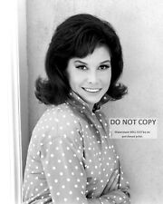 MARY TYLER MOORE - 8X10 PUBLICITY PHOTO (ZY-765) picture