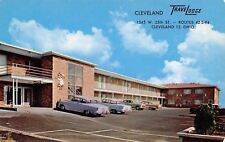 Cleveland Ohio~TraveLodge~Sleepwalking Bear on Motel Side~1950s Cars~Postcard picture