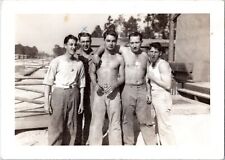 VINTAGE B&W FOUND PHOTO - 1940S - GAY INTEREST WW2 SHIRTLESS MUSCLE MEN ARMY picture