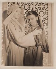 Deborah Kerr + Jean Simmons in Black Narcissus (1947) ❤ Vintage Photo K 499 picture