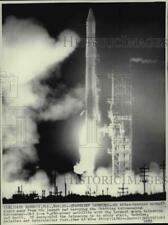 1970 Press Photo Atlas Centaur rocket roars away from the launch pad - cvw18216 picture