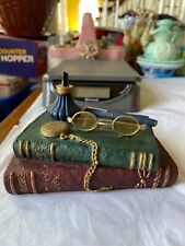 COLLECTIBLE VINTAGE UNUSUAL 3D INTERESTING PAPERWEIGHT picture