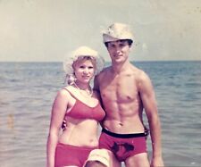 1976 Vintage Photo HANDSOME Shirtless MAN TRUNKS BULGE BLONDE WOMAN Gay int picture