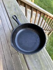 Vintage Cast Iron #5 Unmarked Pan Skillet Double Pouring Spout Well Seasoned picture