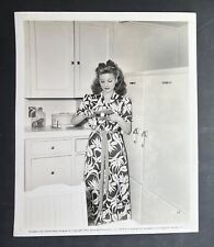 vintage 1941 Jane Frazee in Kitchen B&W 8x10 Promo Photo cute Hollywood Starlet picture