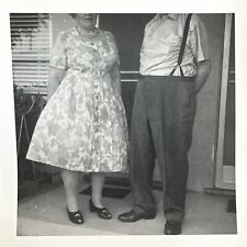 VINTAGE PHOTO spooky headless couple portrait 1950s bad framing Original Photo picture