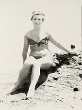 1970s Vintage Photo Curvy Woman on the rock Female Bikini Leisure VTG ORG PHOTO picture