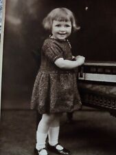 Ea4 original photograph Old small girl 1940s  picture