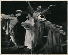 1974 Press Photo Dancers in Incarnate Word College's 