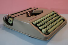 Vintage Hermes Baby green typewriter excellent working condition from 1966 picture