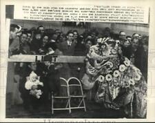 1954 Press Photo People watching Dragon Dance celebration at Chinatown in PA picture