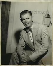 1952 Press Photo John Dixon, WTPS Radio Announcer - noa90118 picture