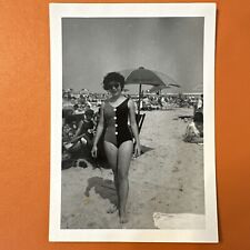 VINTAGE PHOTO Gorgeous, Barefoot Woman On Beach By Color Swimsuit Card players picture