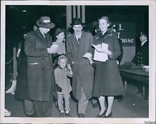1943 George Abbott Family Step Off Swedish Exchange Liner Children Photo 7X9 picture