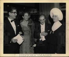 1965 Press Photo Houston Symphony Conductor Sir John Barbirolli with Patrons picture