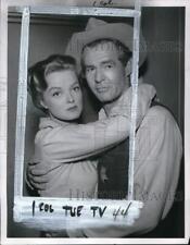 1958 Press Photo Actors Betsy Moreland & Robert Ryan star on 