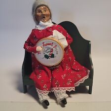 Byers Choice Carolers 1995 Mrs. Claus Seated On Green Bench With Needlepoint picture