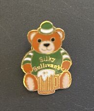 Silky Sullivan’s VTG Lapel Pin Irish ☘️ Pub Bar Beer 🍺 Shamrock Teddy Bear 🧸 picture