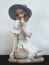 Lladro Nao Spain 1365 'Meadow Song' Porcelain Figurine picture
